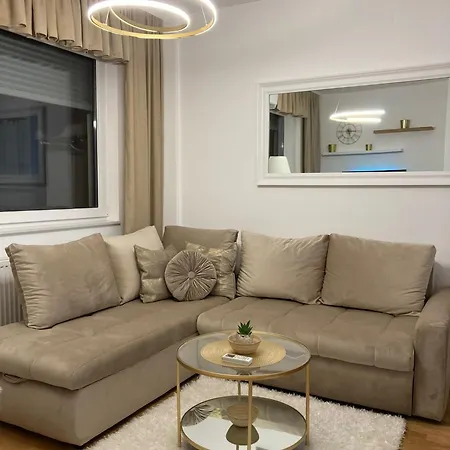 10 Lux * Novi Sad