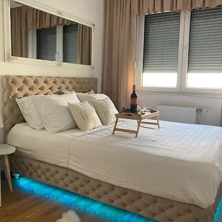 Apartment 10 Lux