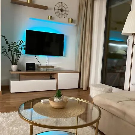 10 Lux Apartment *