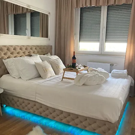 Apartment 10 Lux